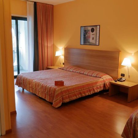 Hotel Romanisio 포사노 외부 사진