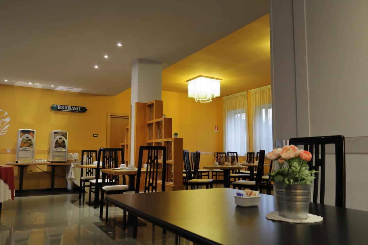Hotel Romanisio 포사노 외부 사진
