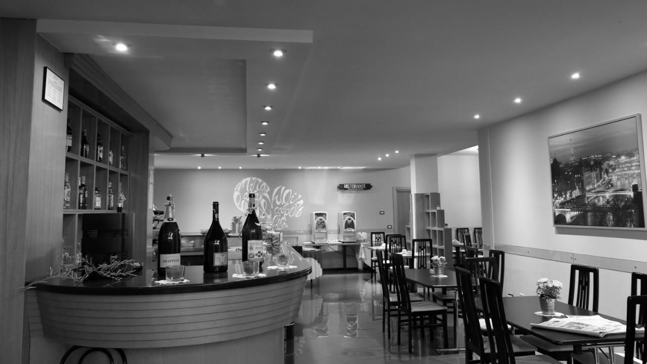 Hotel Romanisio 포사노 외부 사진